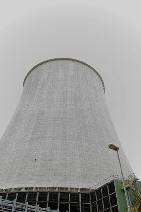 发电厂冷却塔 守护能源动脉的“蒸汽巨人”